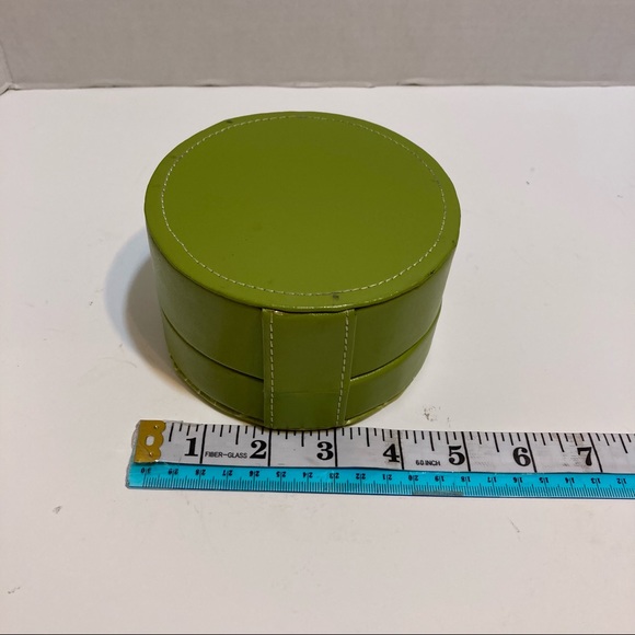 Adorable Green Small Round Jewelry Box! - Picture 7 of 10